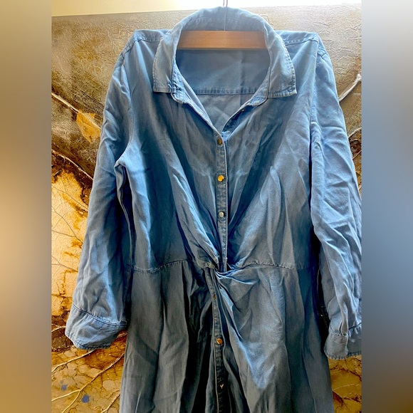 FOREVER NEW DENIM COLLECTION KNOT DRESS! NEVER WORN UNUSED. - Picture 2 of 3